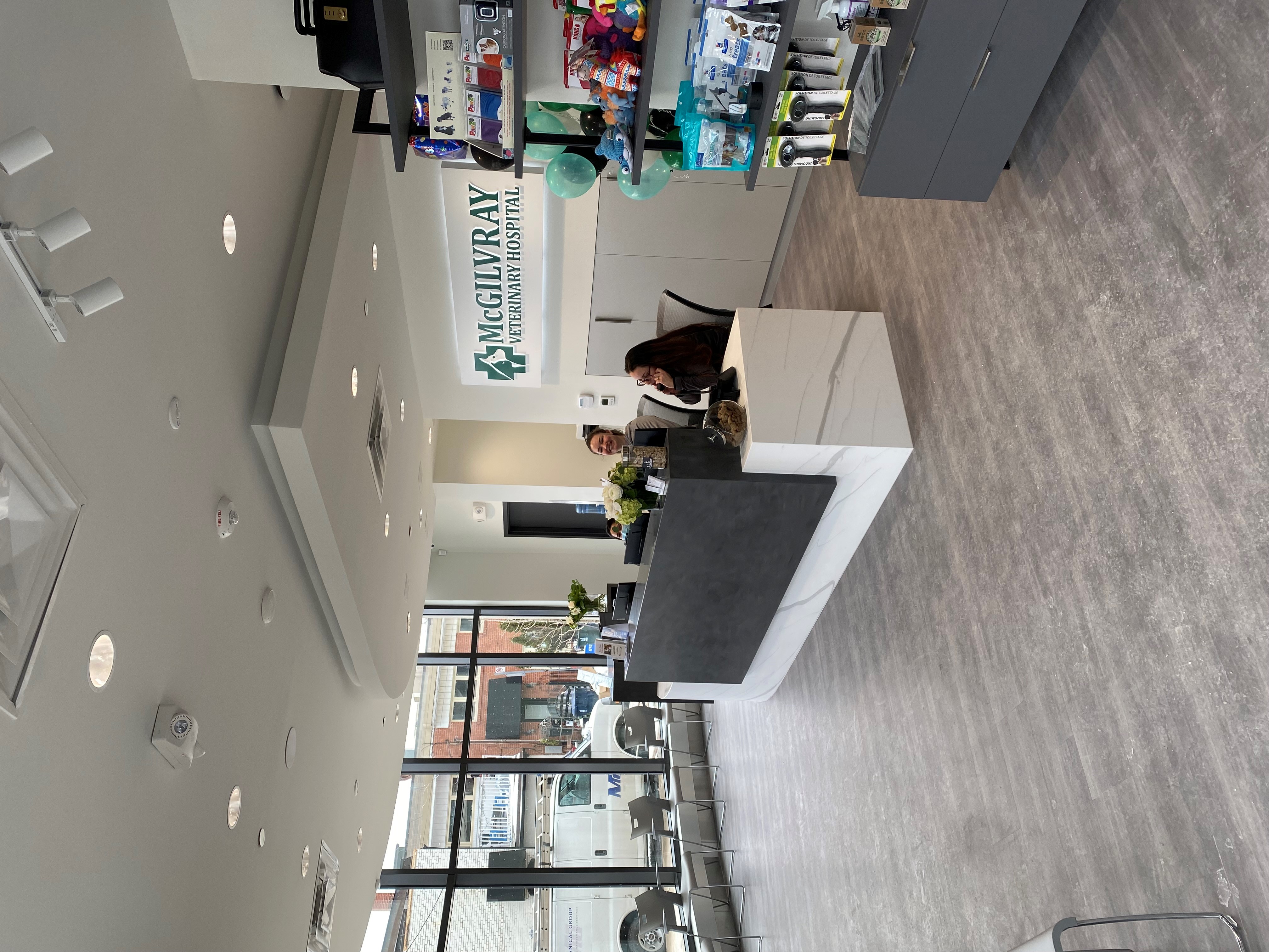 McGilvray Veterinary Hospital 0708 - Reception Area 2
