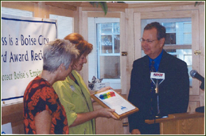 Cat Doctor veterinarians receiving an award