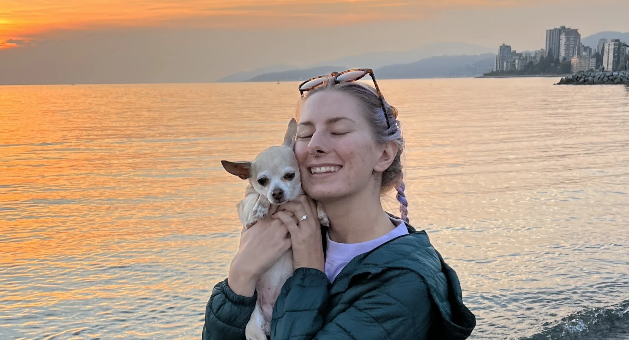 Jamie Hurst and her white chihuahua Jamie Hurst and her white chihuahua