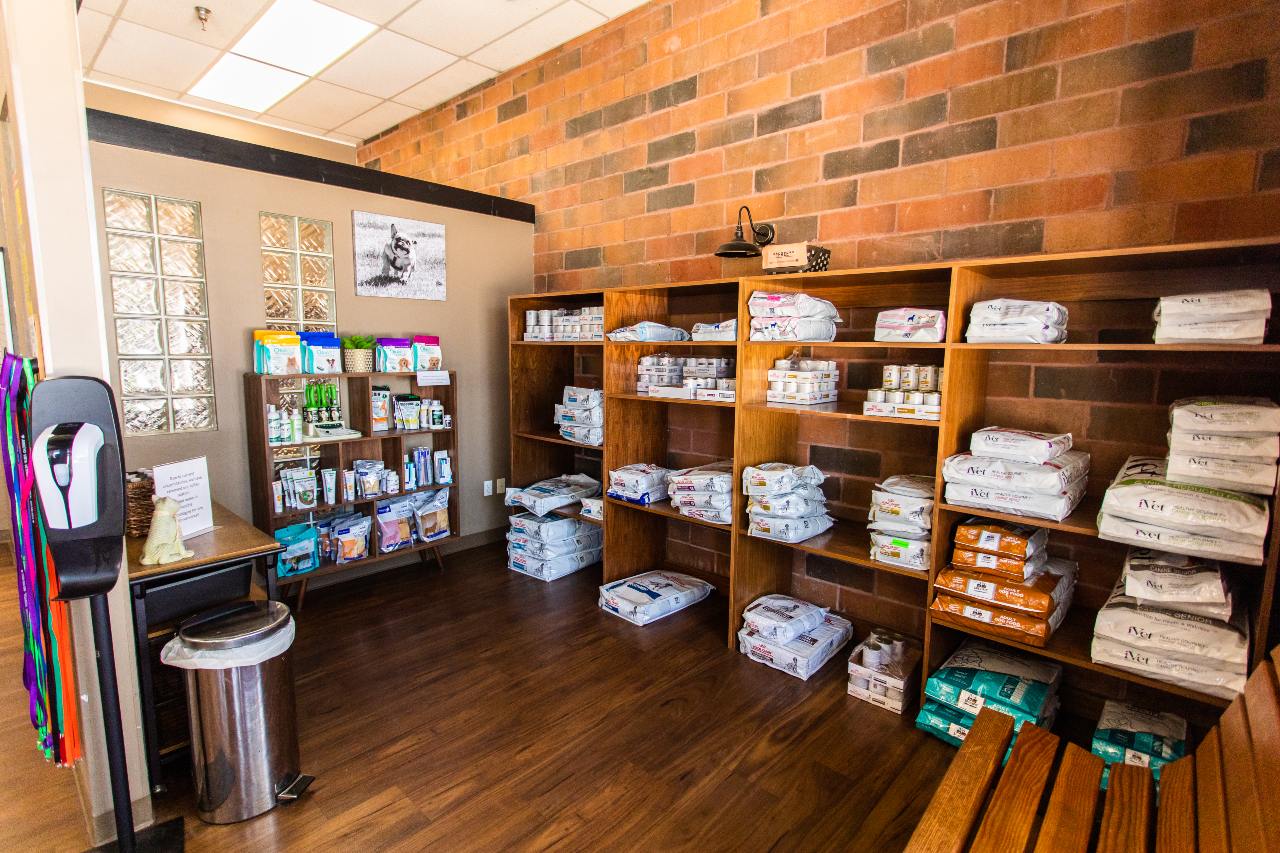 Arroyo Vista Veterinary Hospital Food and merch
