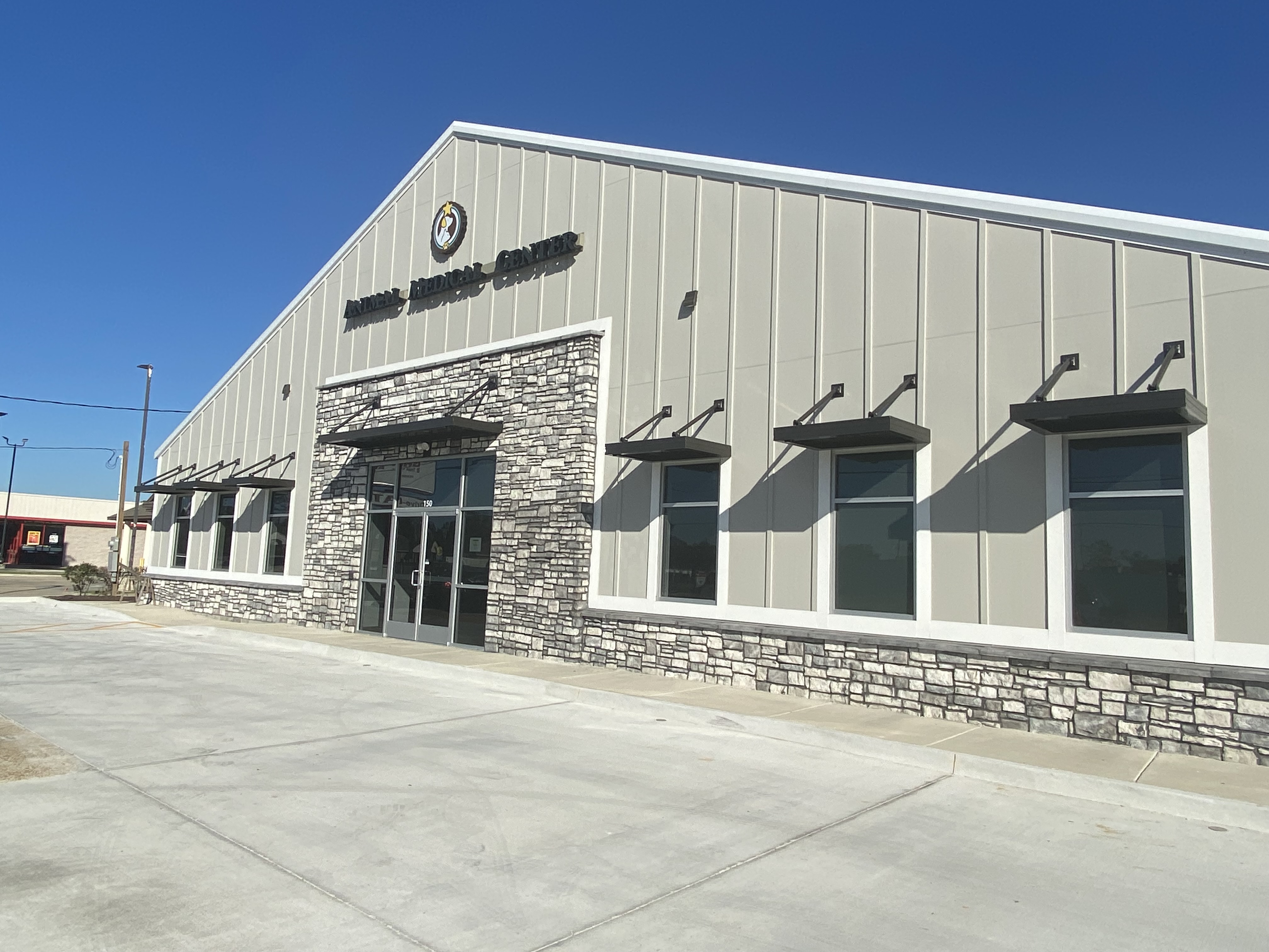Front Building Animal Medical Center of Moss Bluff