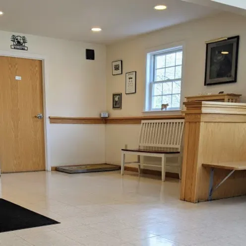 Lobby and seating area at Henniker Veterinary Hospital Lobby and seating area at Henniker Veterinary Hospital