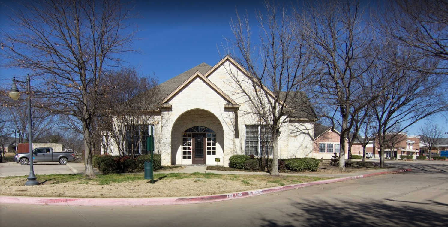 Southlake Crossing Animal Clinic Exterior Shot of Their Front Entrance and Building