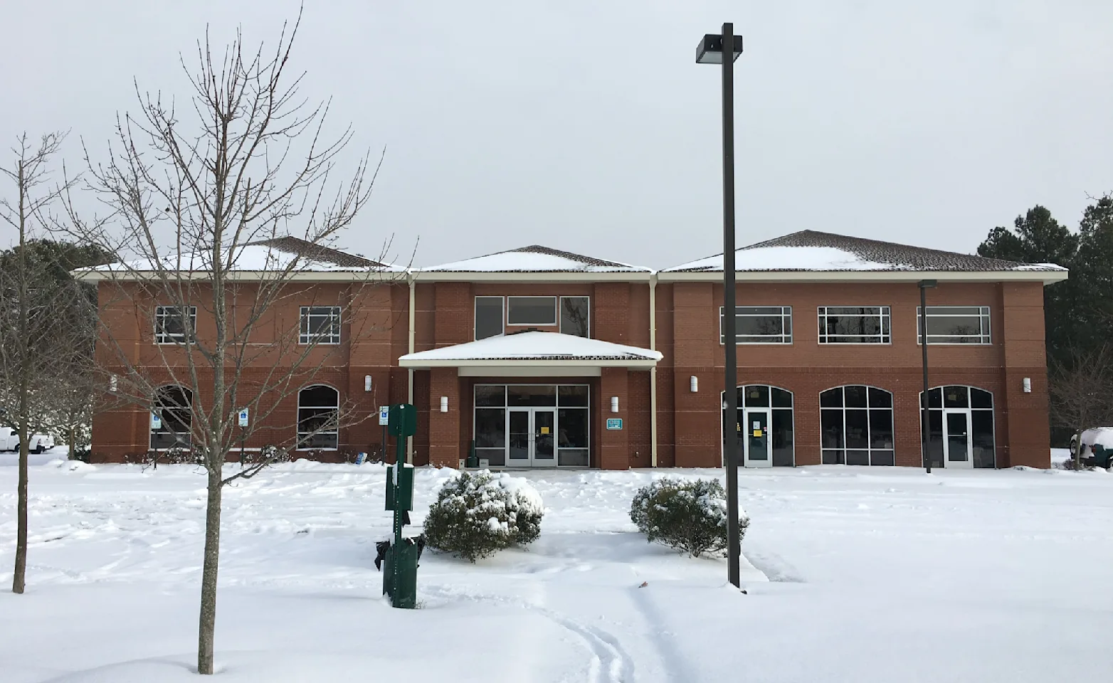 Front Exterior of Chenault Veterinary Hospital Building