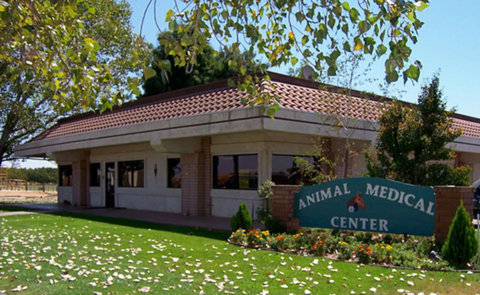 Front of building Merced Animal Medical Center