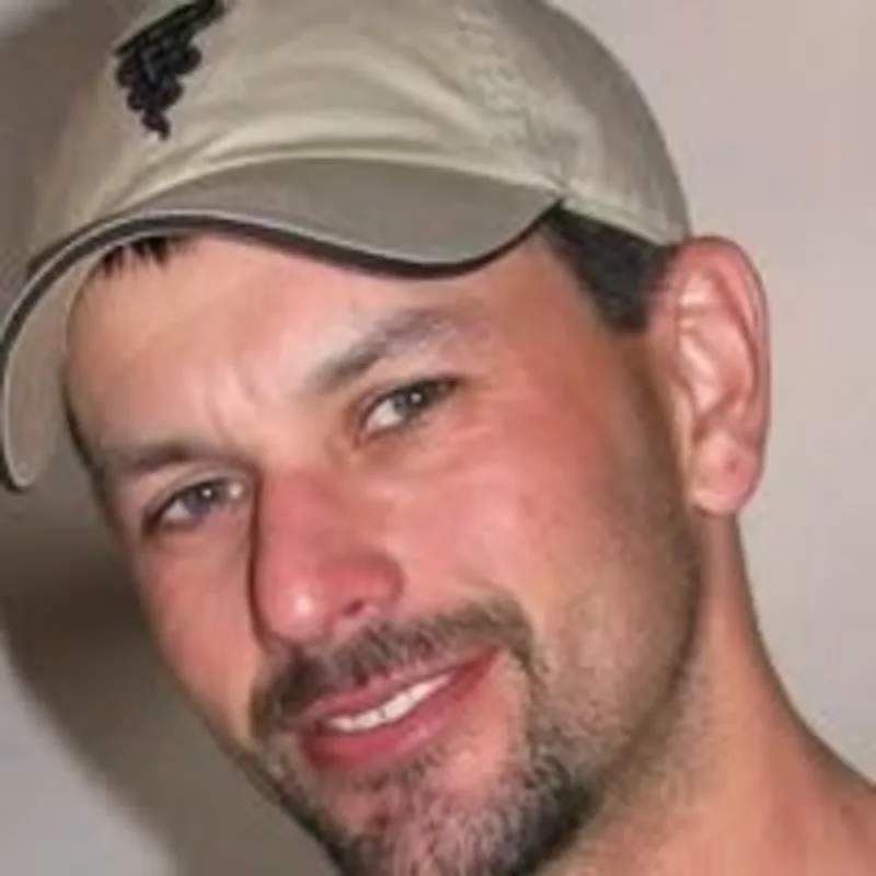 Dr. Marc Knipper Dr. Marc Knipper