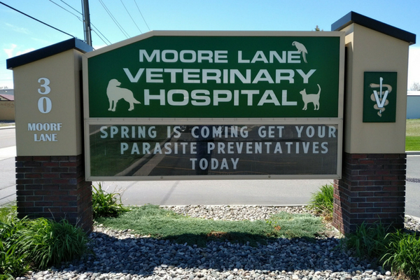 The signage outside of the hospital 