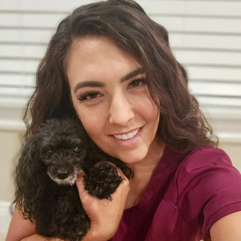 Lisa Annichenni Lisa Annichenni