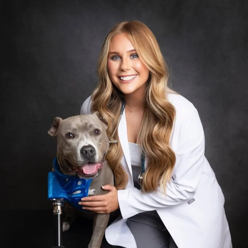 Dr. Alex Kellum Dr. Alex Kellum