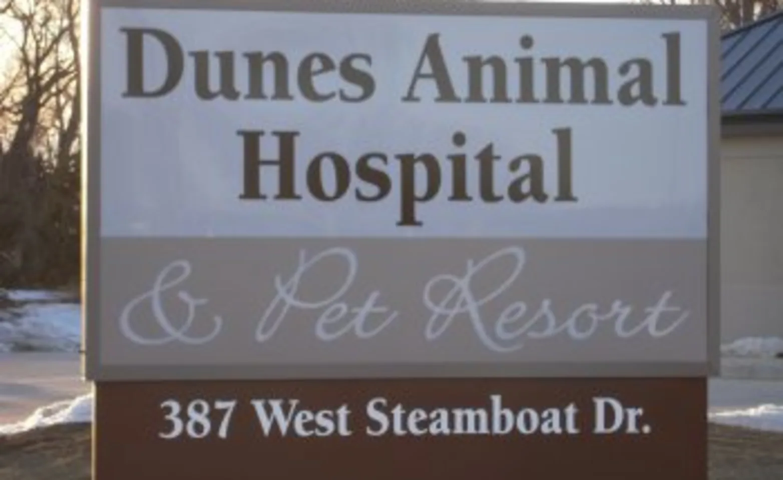 Dunes Animal Hospital Sign Outside