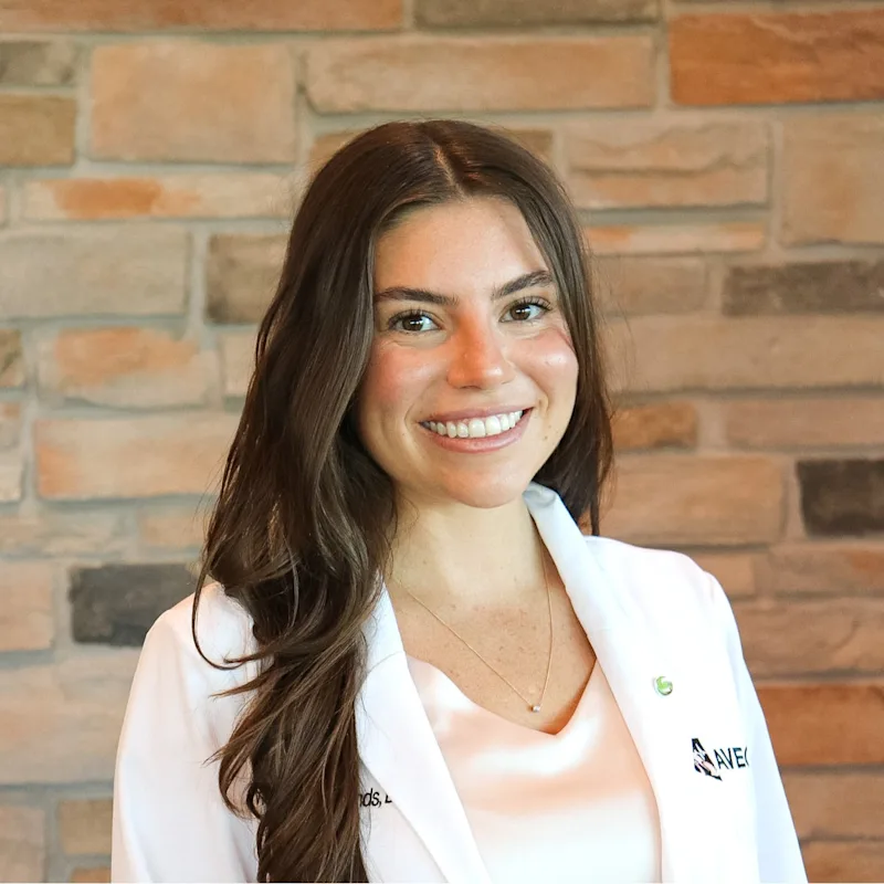 Dr. Victoria Simmonds Mertin, DVM Dr. Victoria Simmonds Mertin, DVM