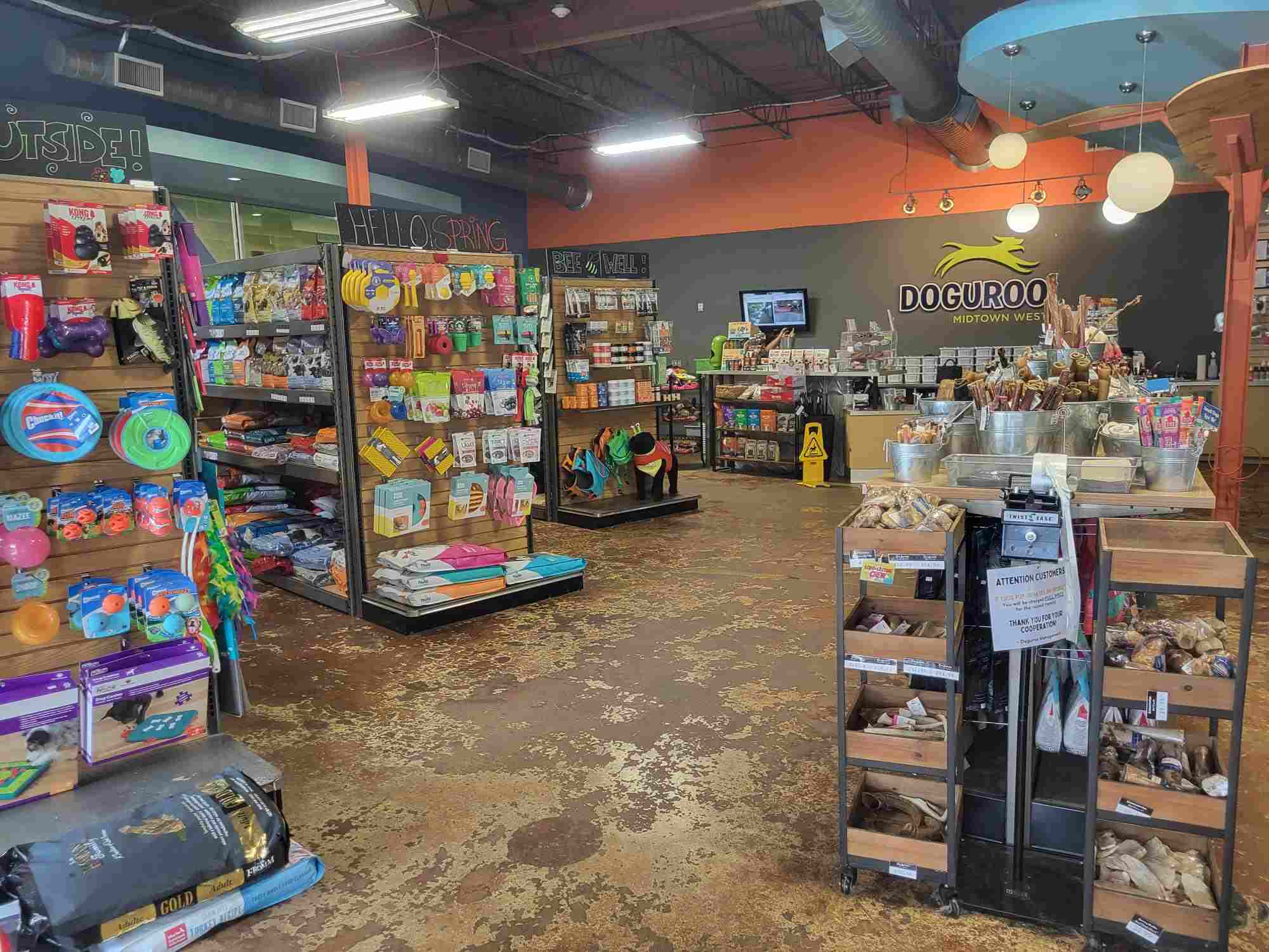 Doguroo Store with toys, treats and food