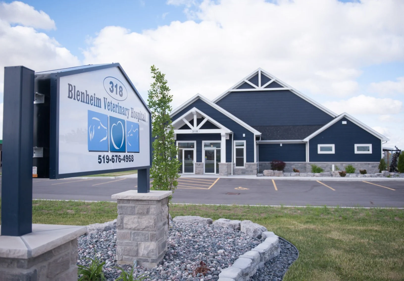 Exterior of Blenheim Veterinary Hospital Exterior of Blenheim Veterinary Hospital