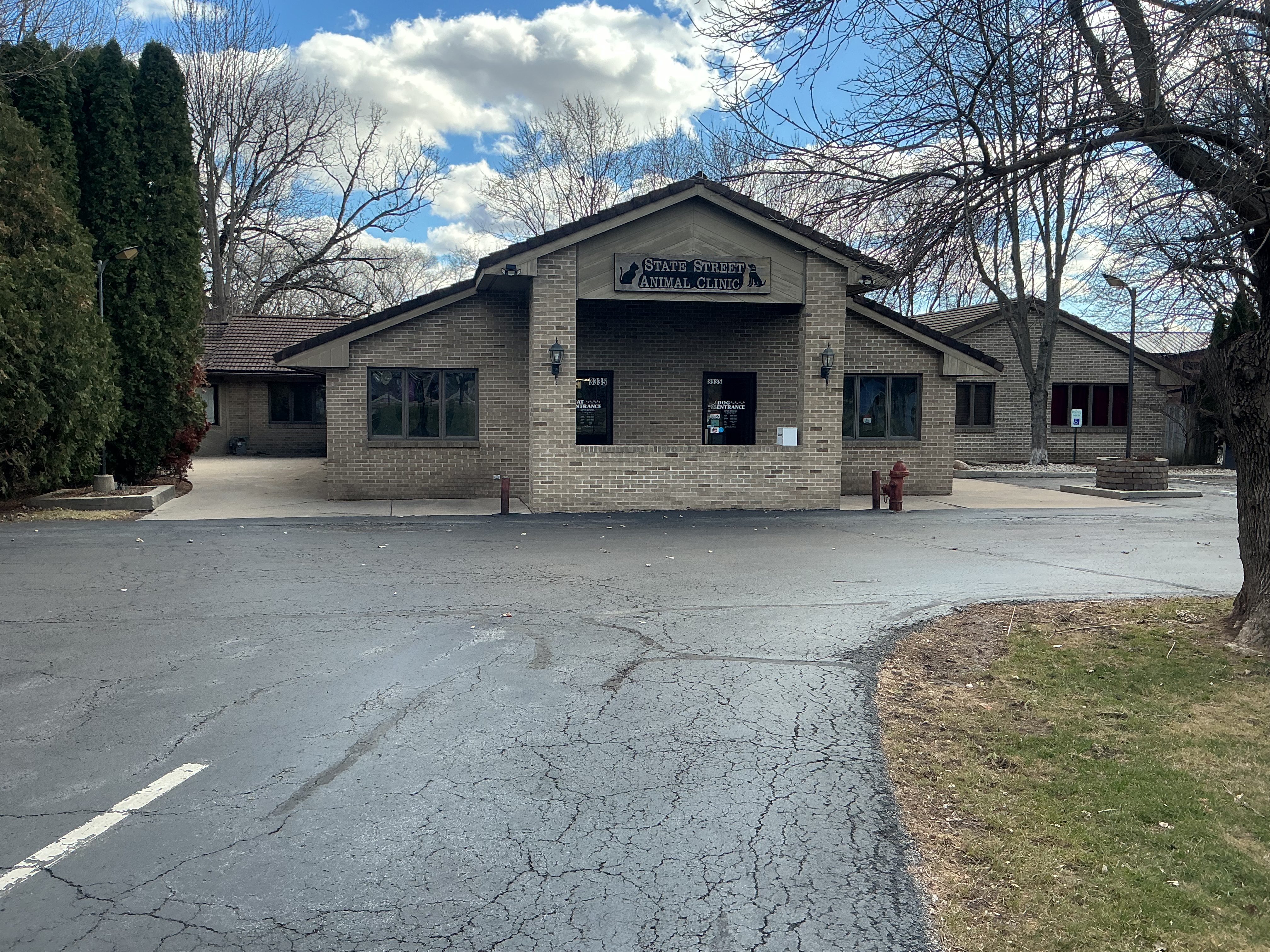 State Street Animal Clinic Building Exterior