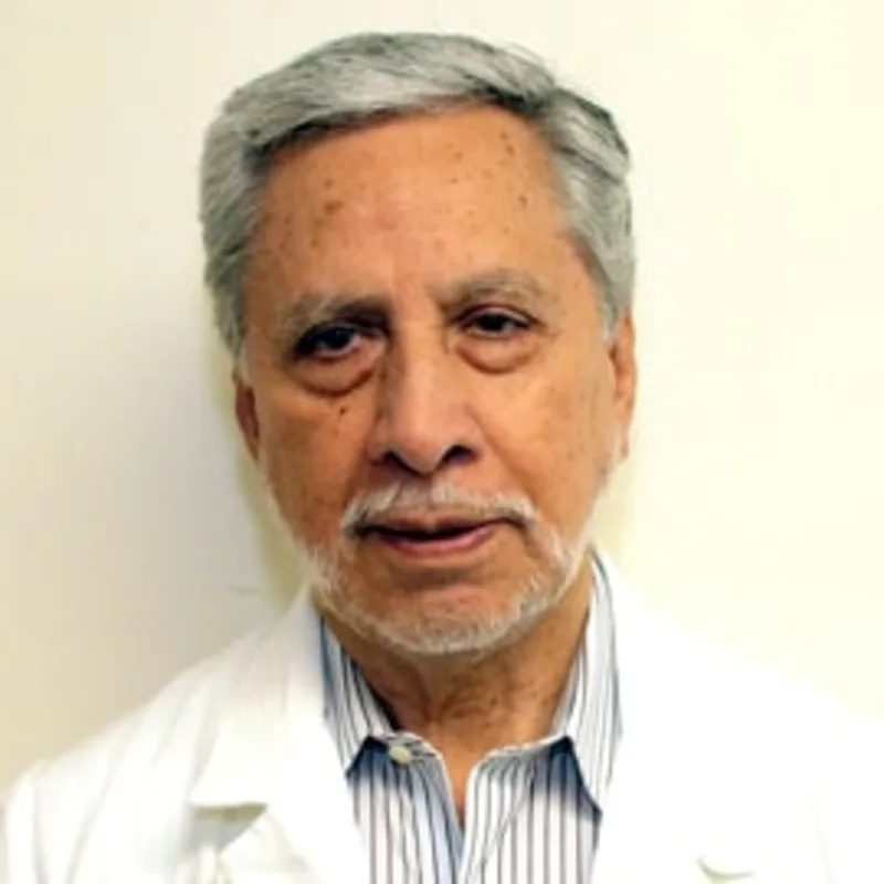 Veterinarian Oswaldo Rojas Veterinarian Oswaldo Rojas