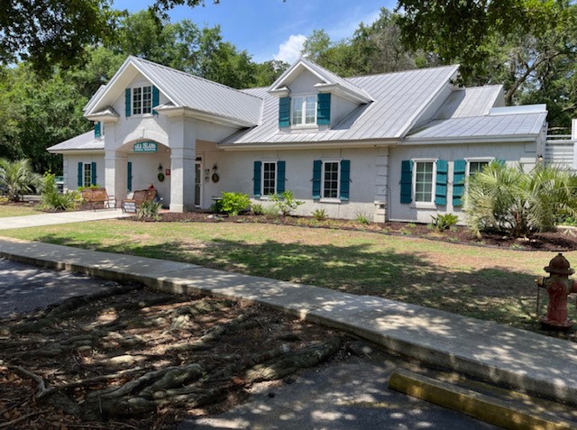 Building exterior of the hospital 