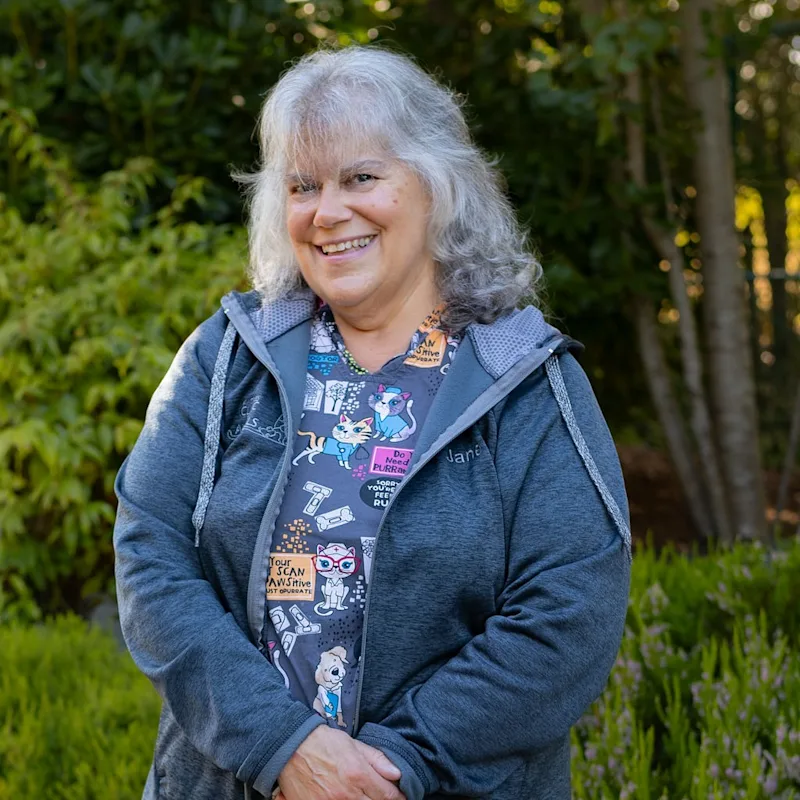 Jane Gentry at Angeles Clinic for Animals Jane Gentry at Angeles Clinic for Animals