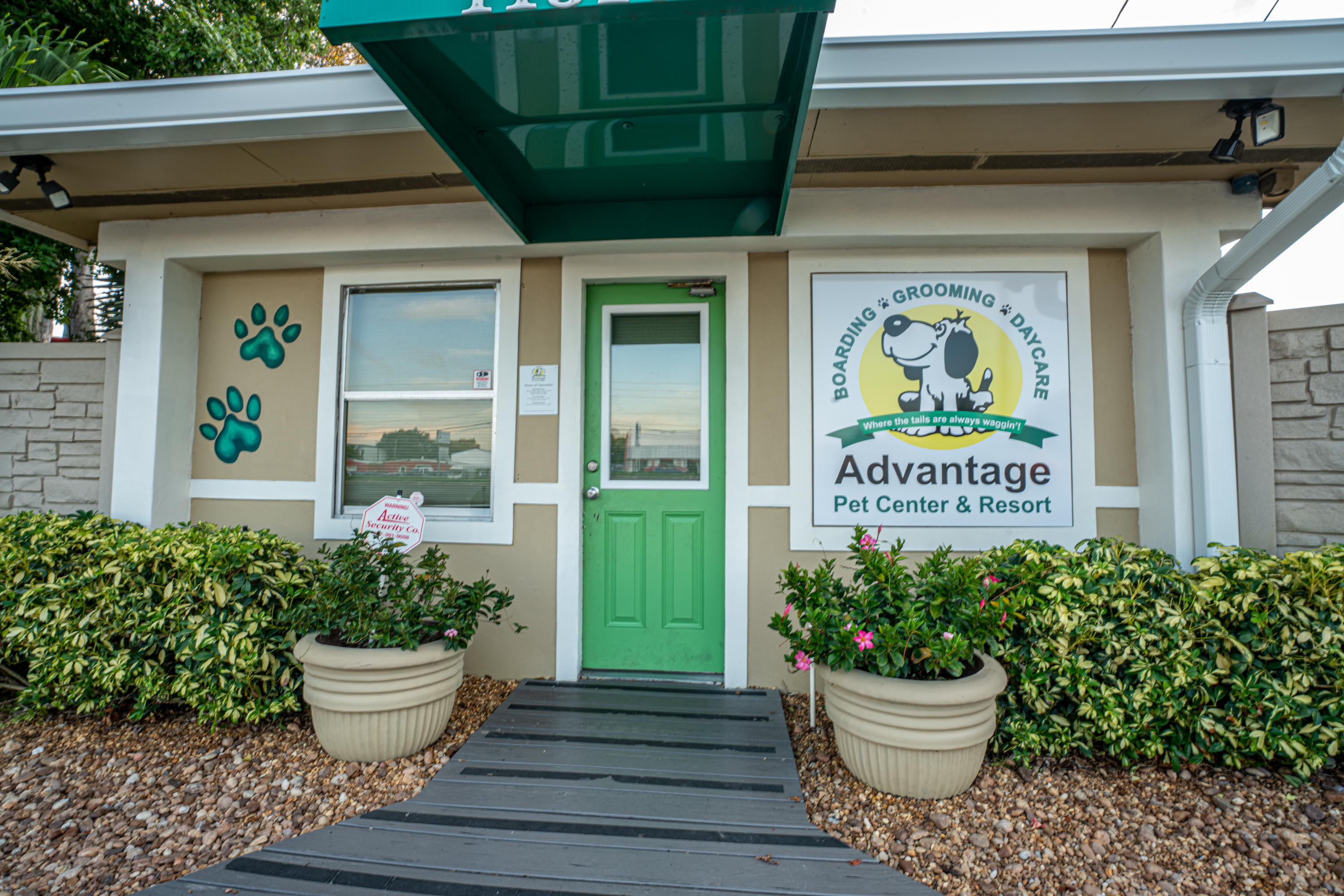 Advantage Pet Center Entrance