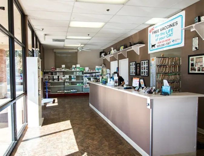 Brentwood Family Pet Care Reception Area and Lobby Brentwood Family Pet Care Reception Area and Lobby