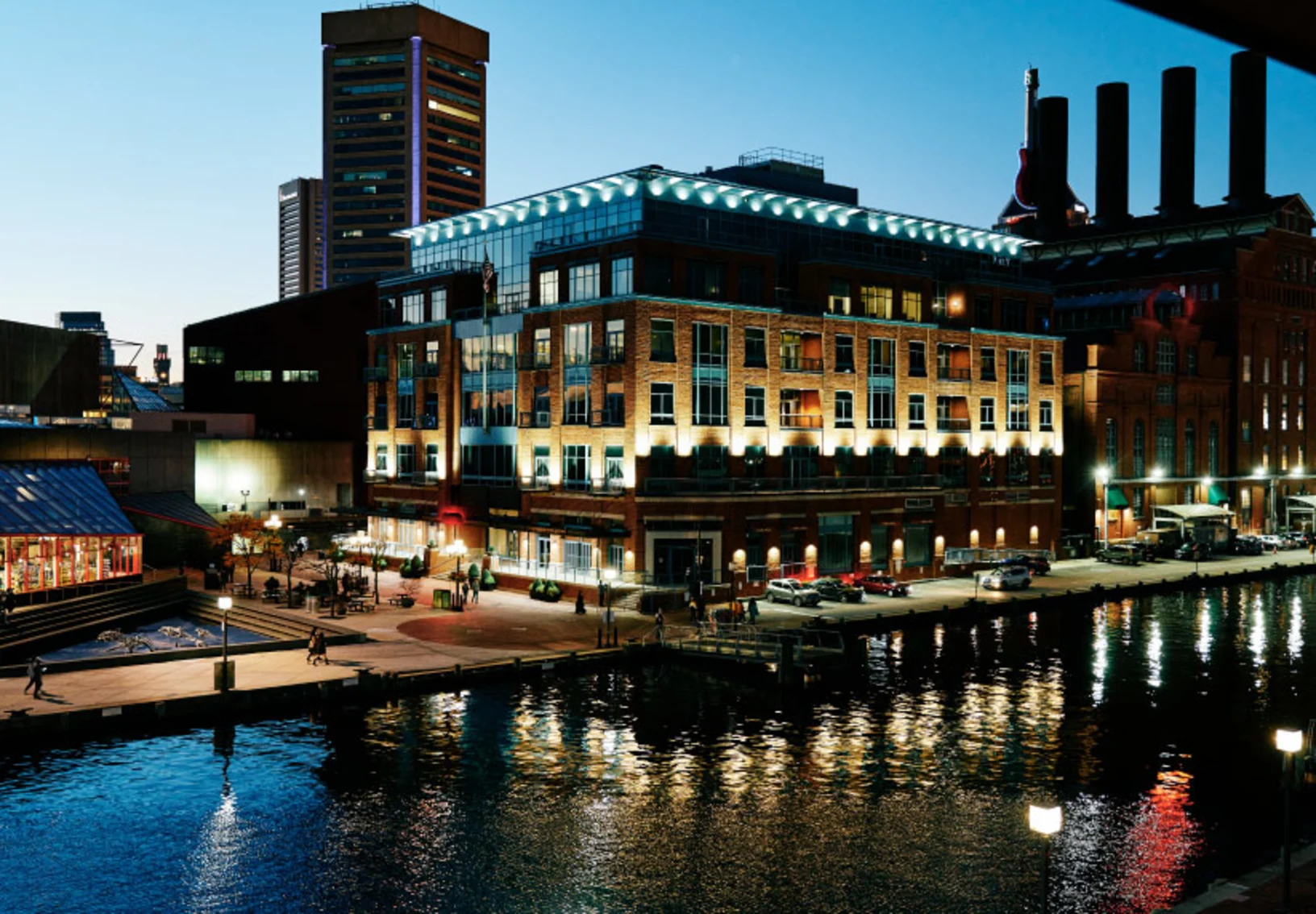 Buildings and restaurants on a pier in Baltimore, MD