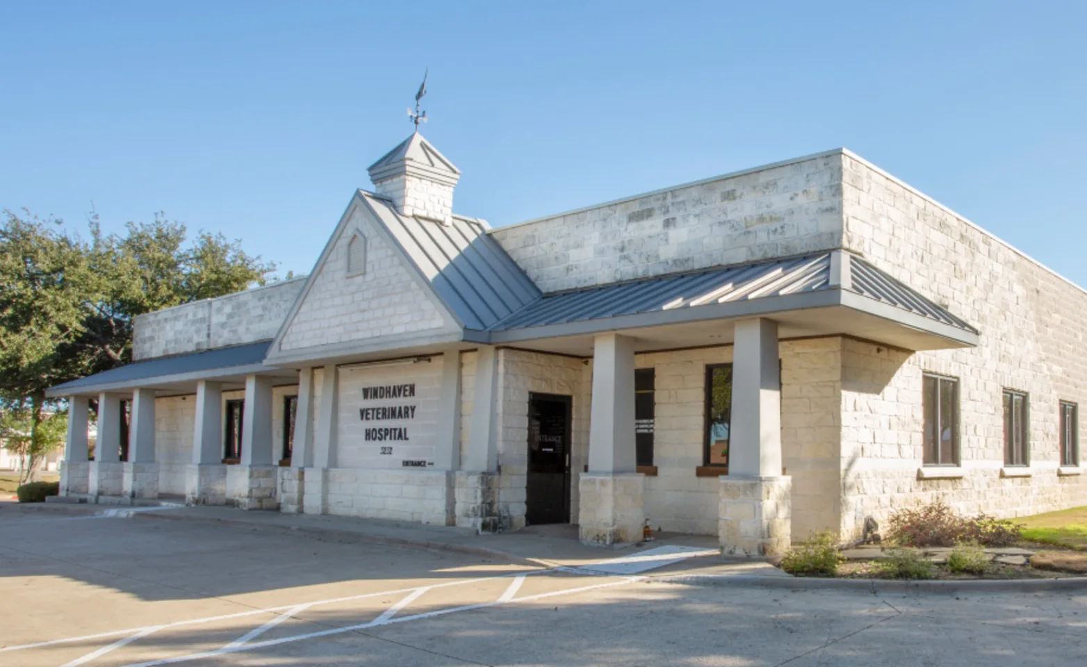 Windhaven Veterinary Hospital Facility Front Windhaven Veterinary Hospital Facility Front