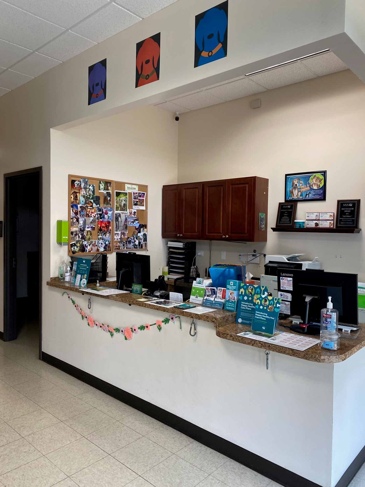 Randall Orchard Crossing Animal Hospital's Reception Area