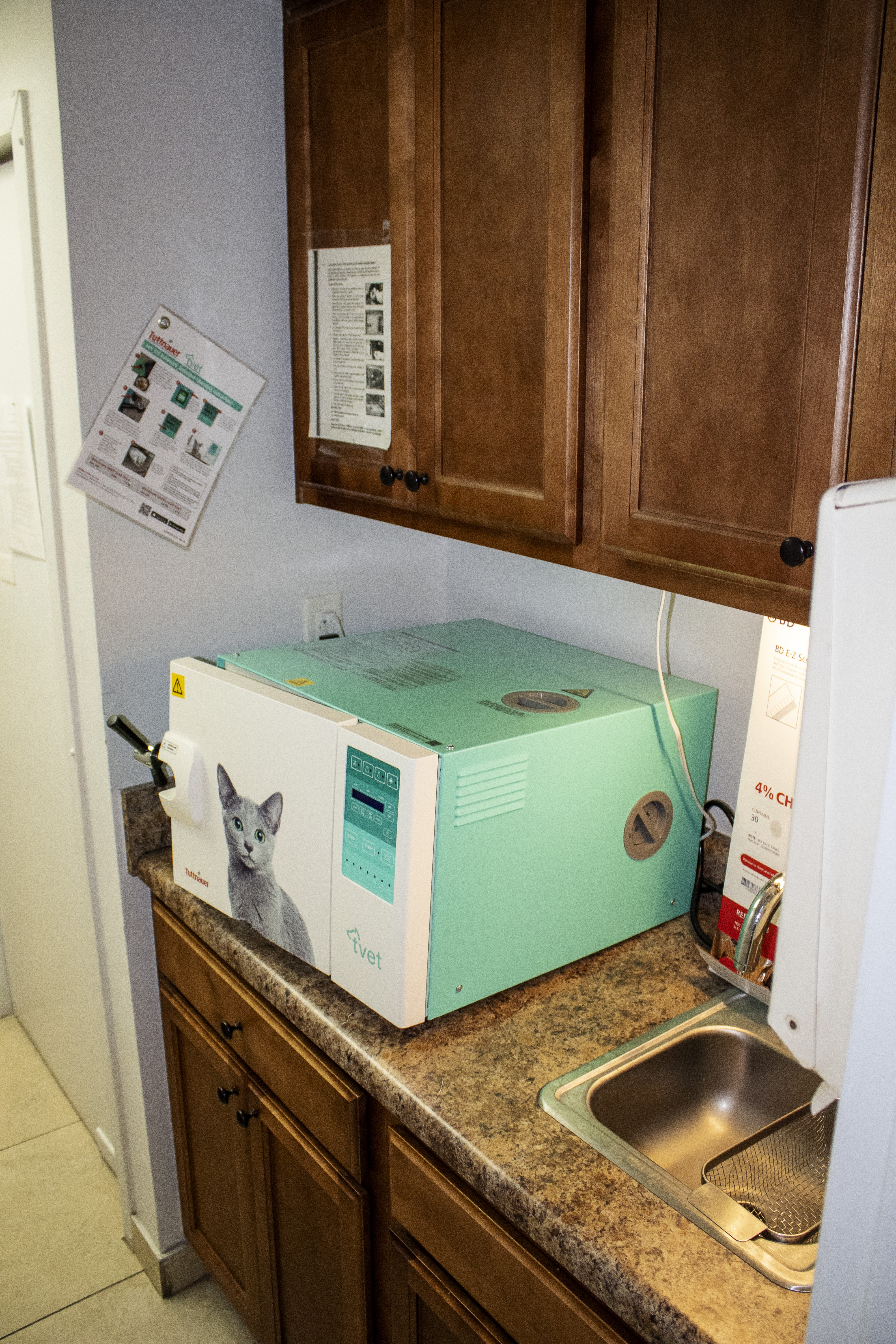 Surgery Scrub Area at Parkway Veterinary Hospita
