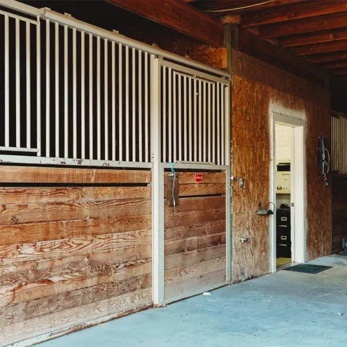 Prineville Veterinary Clinic's equine stables.