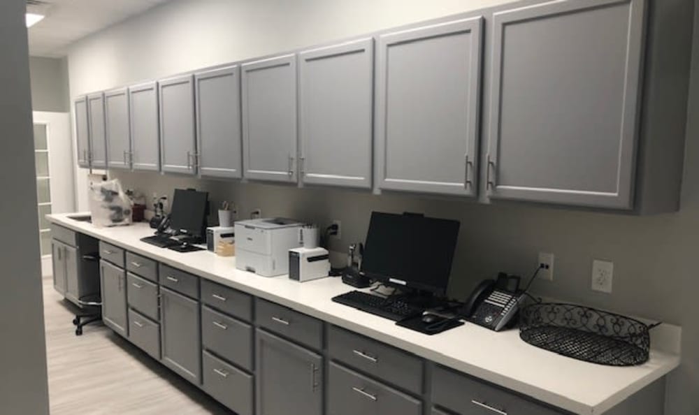  Longwood Animal and Pet Resort lab and computer area