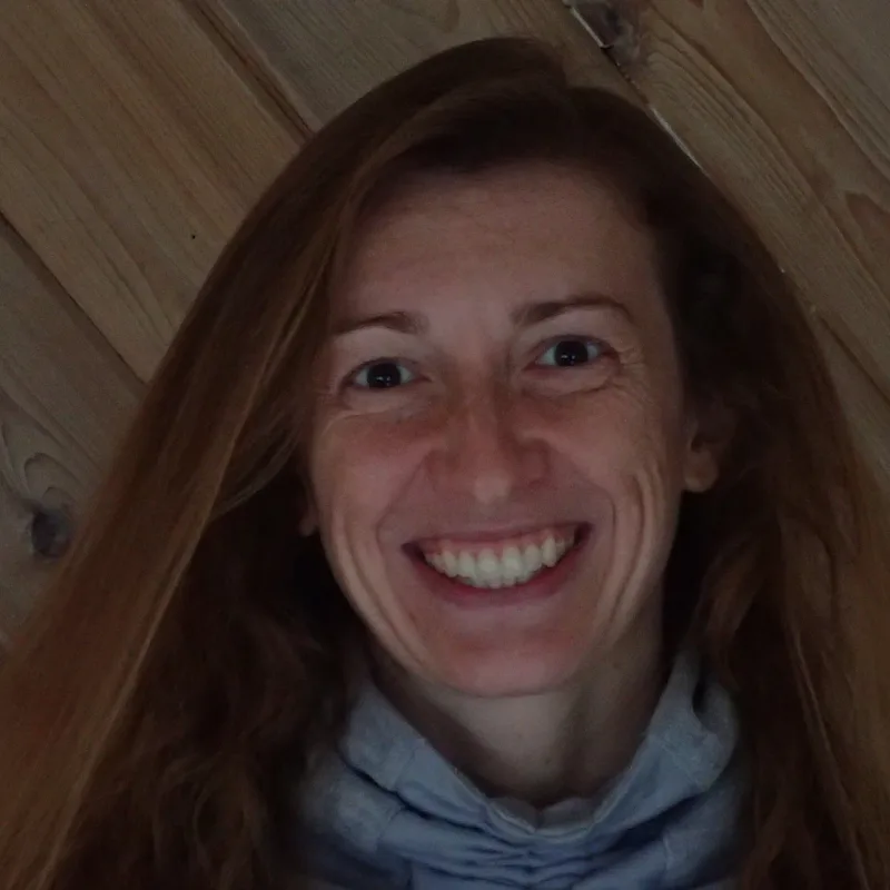 Dr. Stephanie Caviglia Dr. Stephanie Caviglia