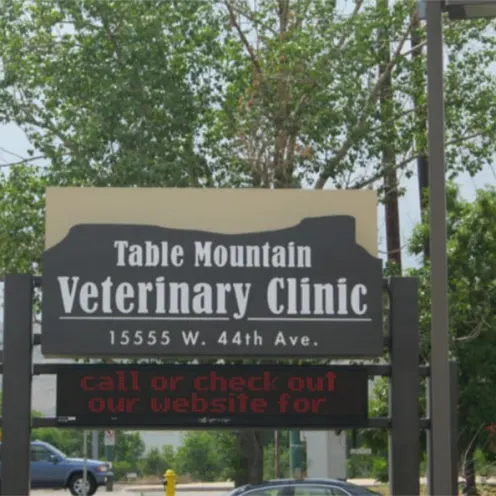 Table Mountain Veterinary Clinic Sign
