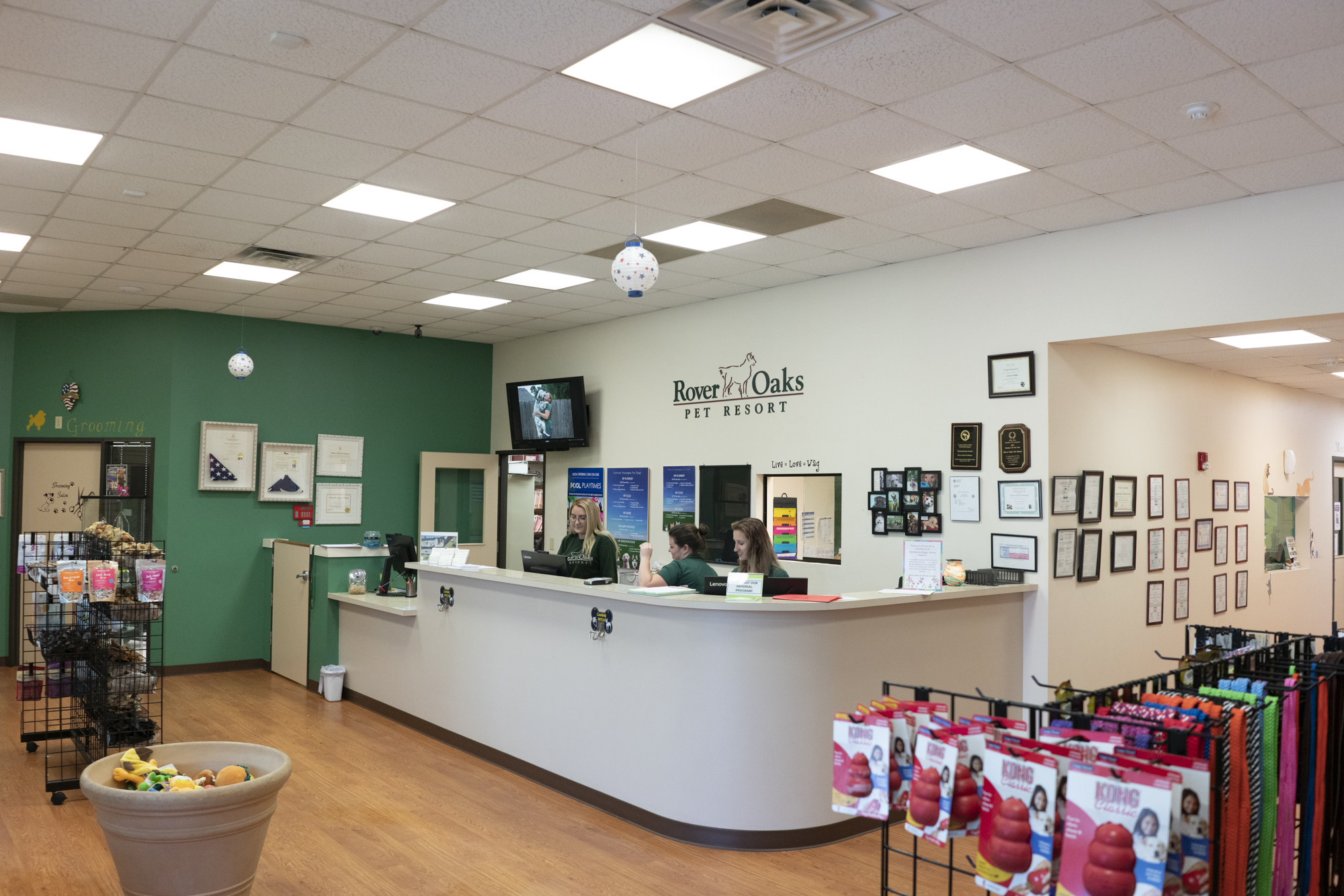 Front Desk at Rover Oaks Pet Resort