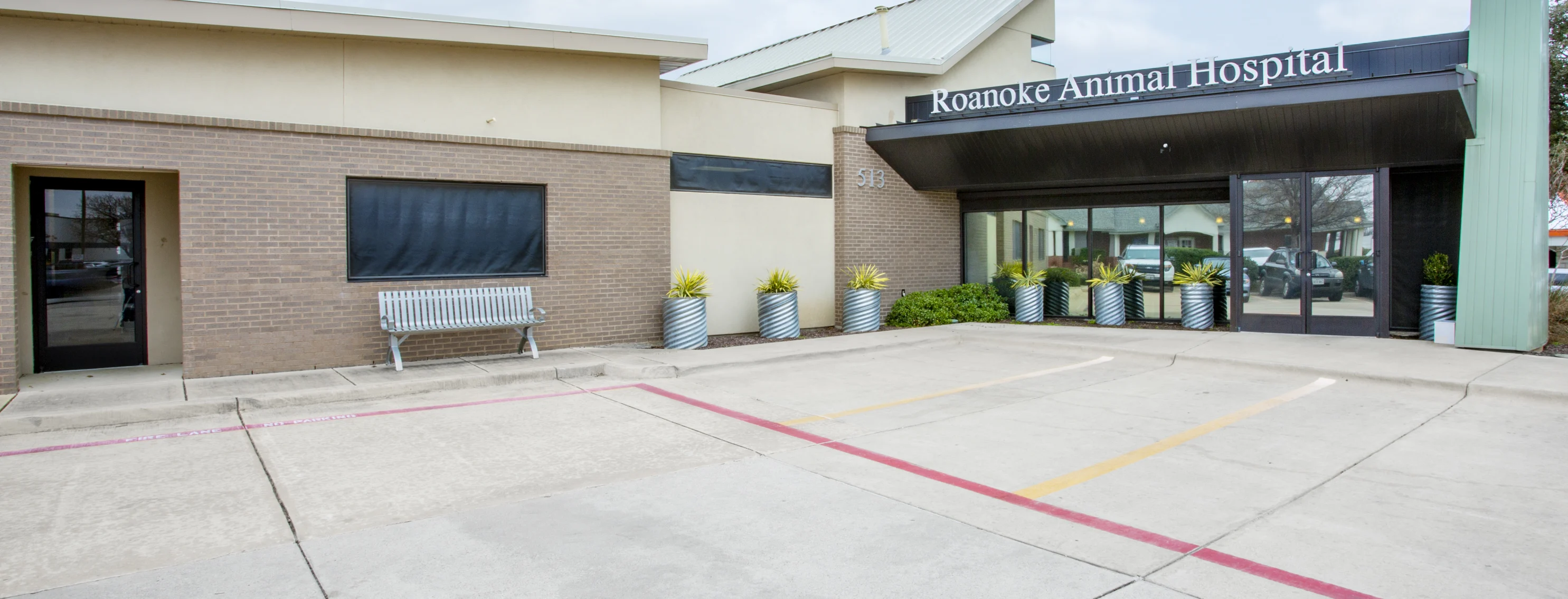 Roanoke Animal Hospital facility entrance