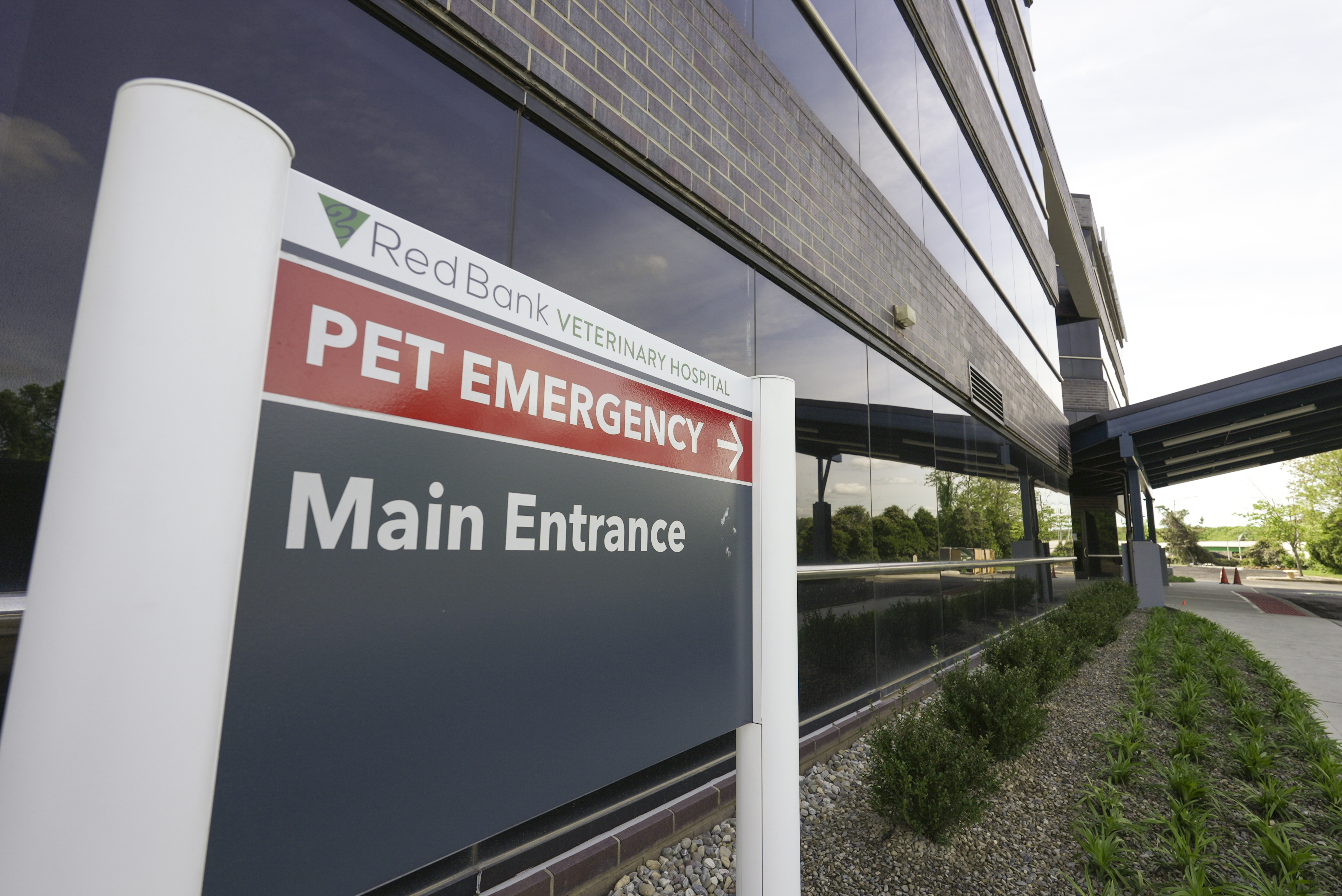 Red Bank Veterinary Hospital Tinton Falls pet emergency entrance sign
