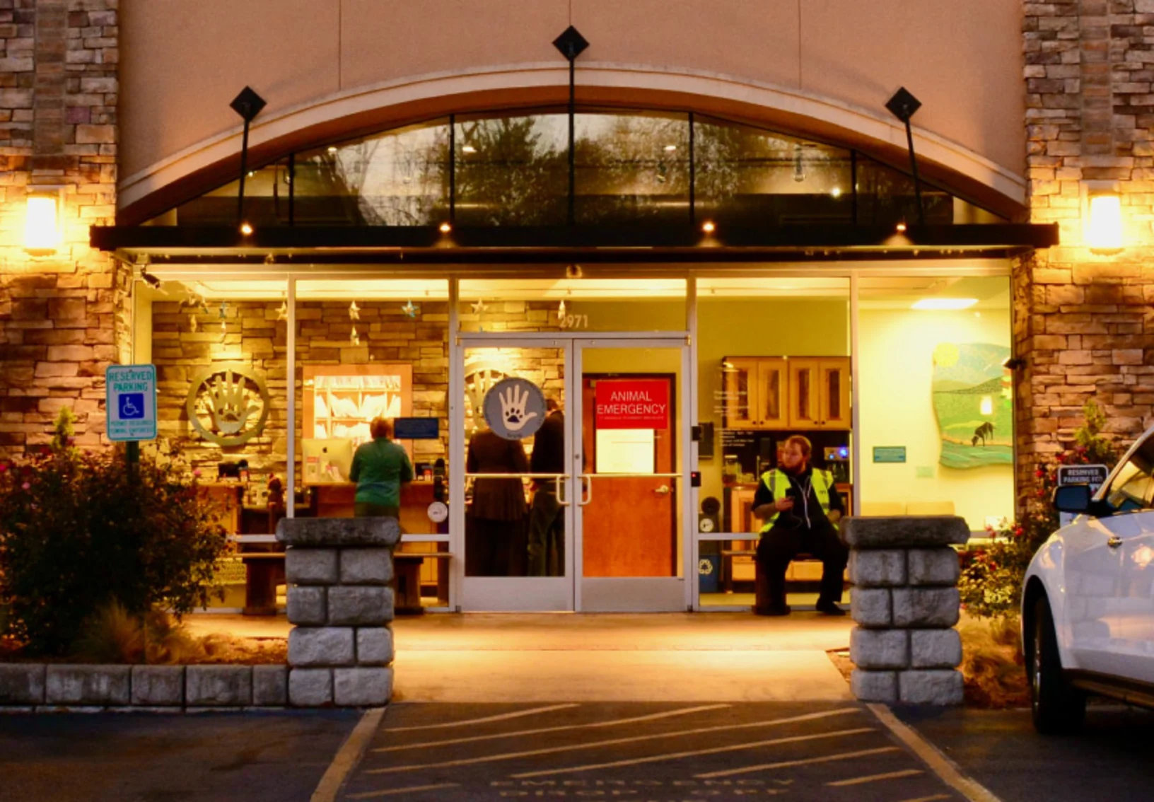 Exterior Night photo of Nashville Veterinary Specialists Exterior Night photo of Nashville Veterinary Specialists