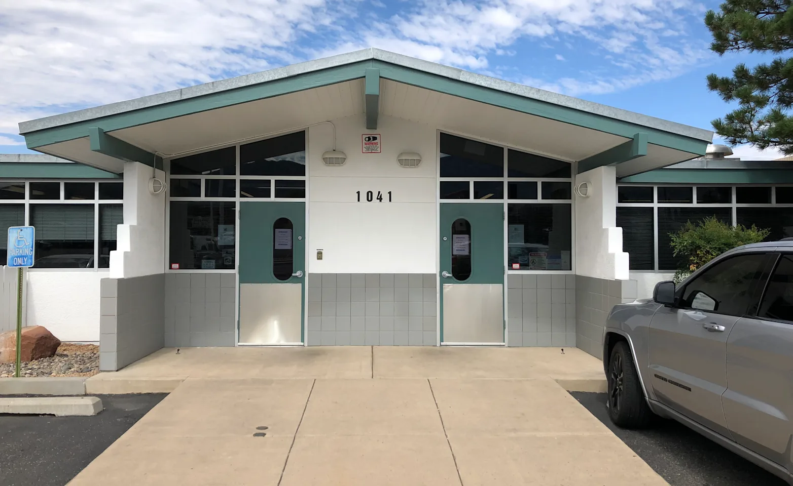 Manzano Animal Clinic Exterior Front