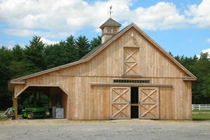 Three of the six stalls located in the main barn have the capability for IV fluids which retract into the ceiling. All stalls are equipped with ComfortStall floor padding, and have a video eye for 24 hour monitoring on site or through the internet offsite.