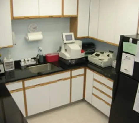South Shore Equine Clinic & Diagnostic Center Full In-house Laboratory South Shore Equine Clinic & Diagnostic Center Full In-house Laboratory