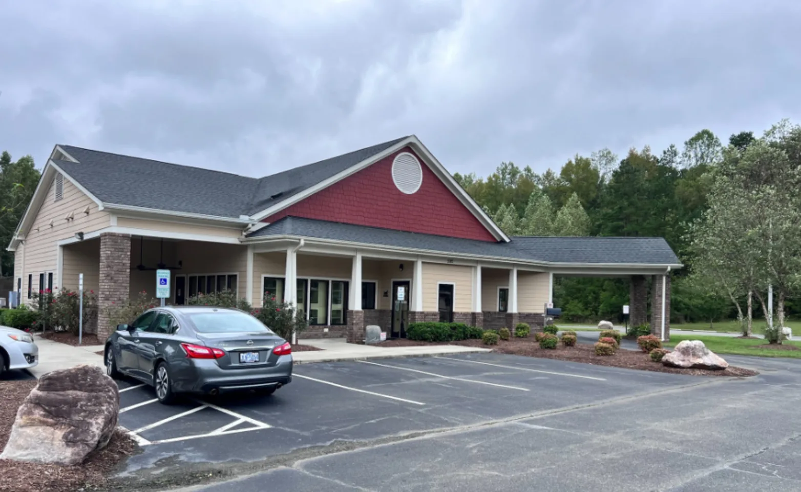 Front building of Roxboro Animal Hospital