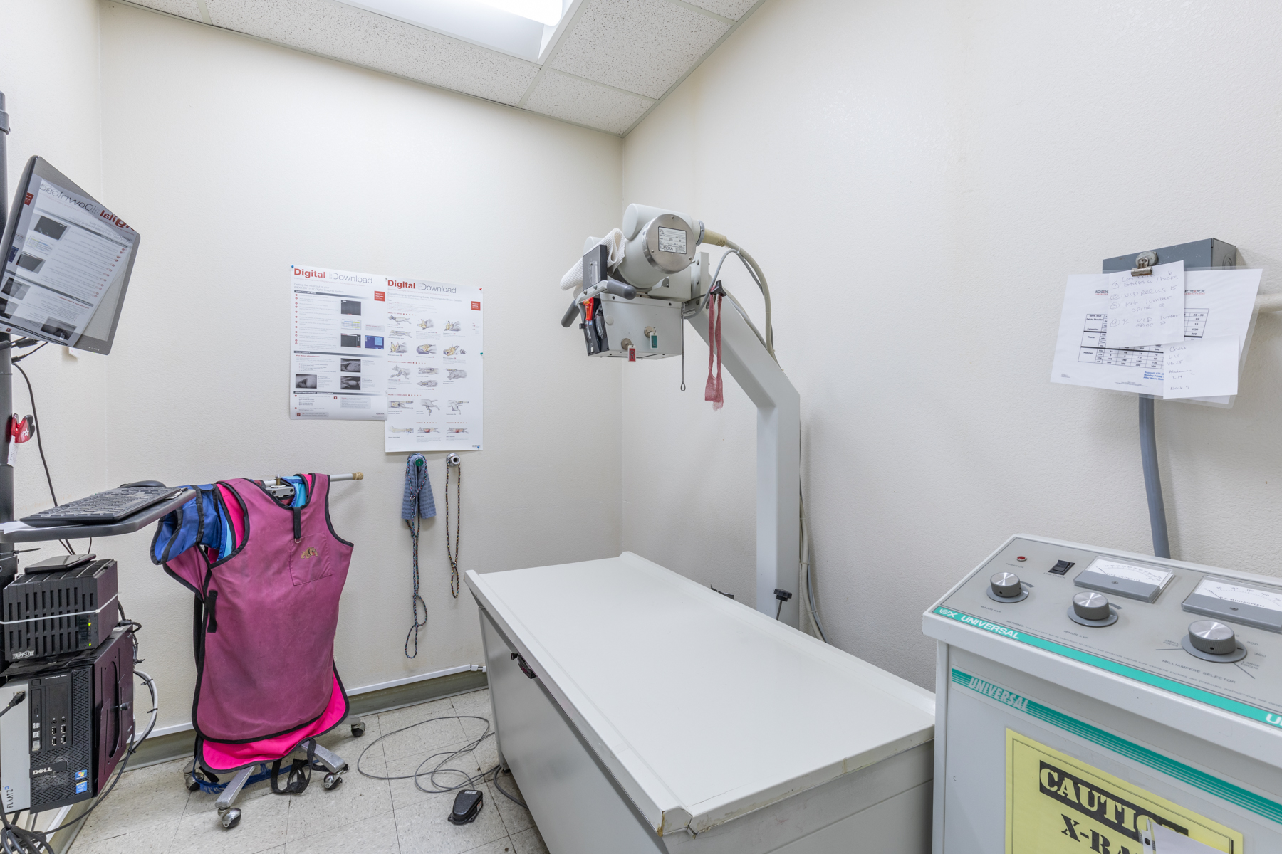 back office exam and operating area at Oak Animal Hospital