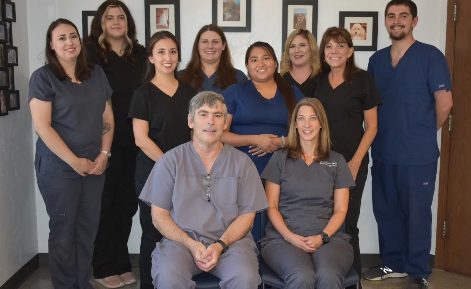 Veterinary Staff standing together outside of Sahuaro Vista Veterinary Clinic