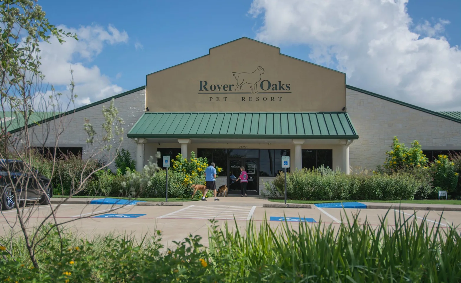 Exterior of Rover Oaks Pet Resort in Katy Exterior of Rover Oaks Pet Resort in Katy
