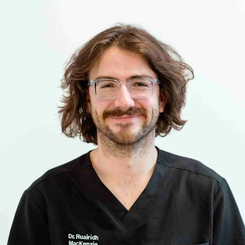 Dr. Ruairidh MacKenzie Dr. Ruairidh MacKenzie