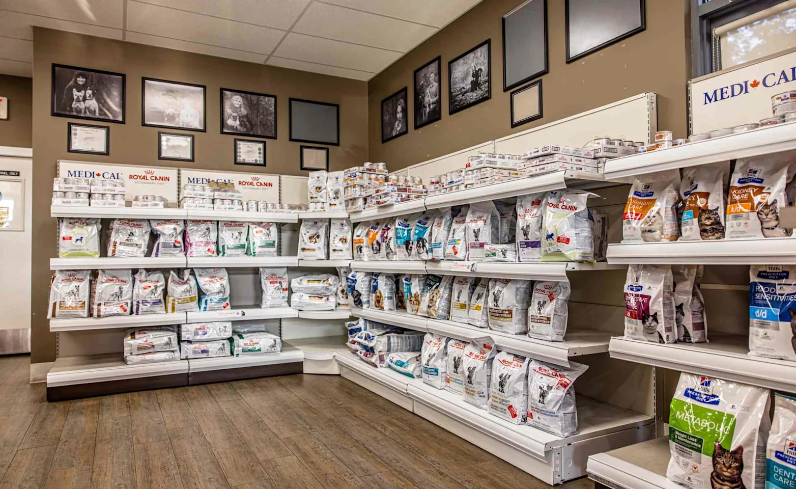 Pet food Pet food