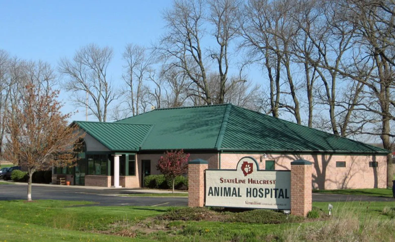 Stateline Hillcrest Small Animal Hospital Entry Sign