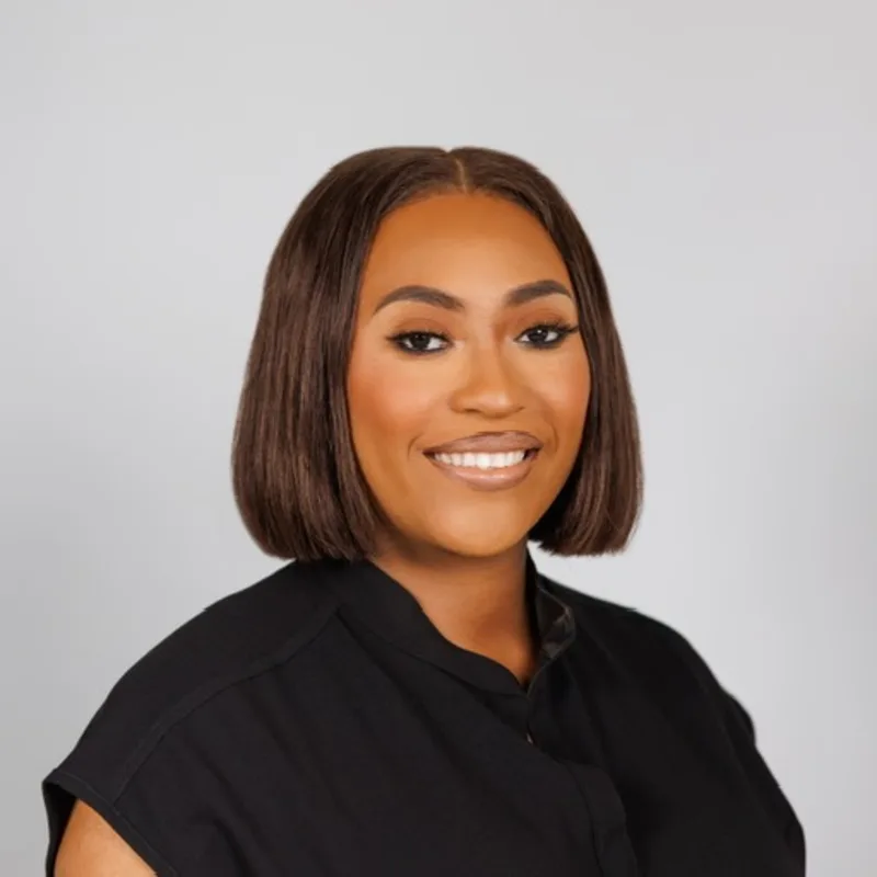 Dr. Elizabeth Graham Dr. Elizabeth Graham