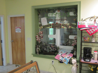 Quail Hollow Animal Hospital waiting area.