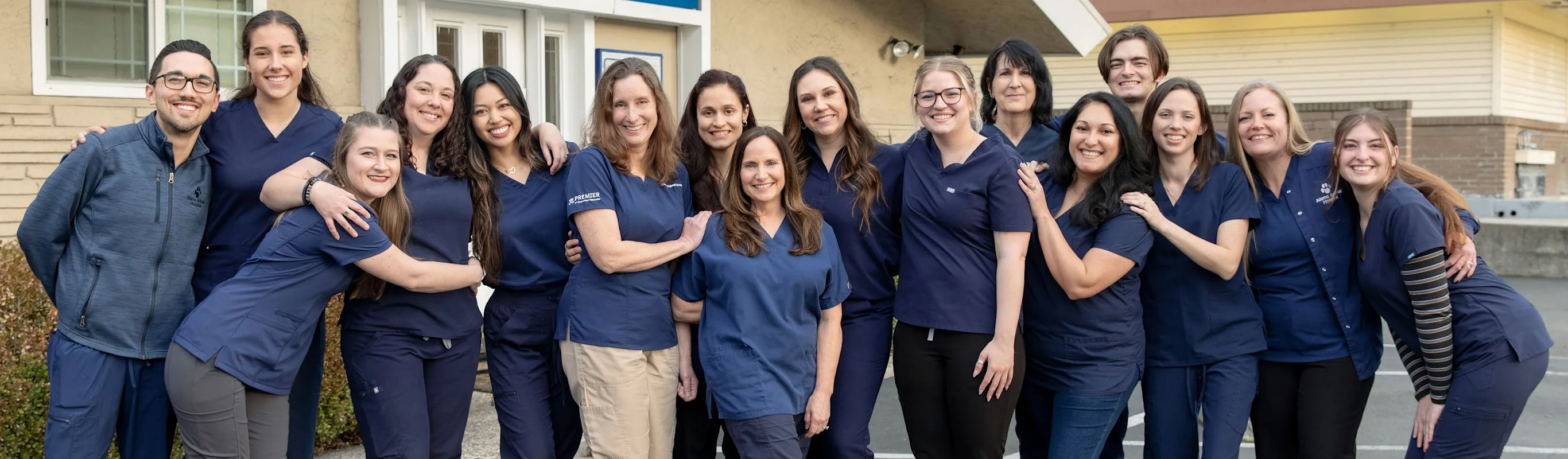 Alamo animal hospital staff photo Alamo animal hospital staff photo