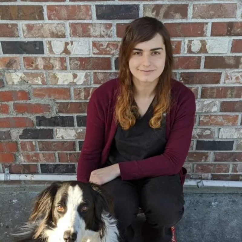 Dr. Gabby Mentis with dog Dr. Gabby Mentis with dog