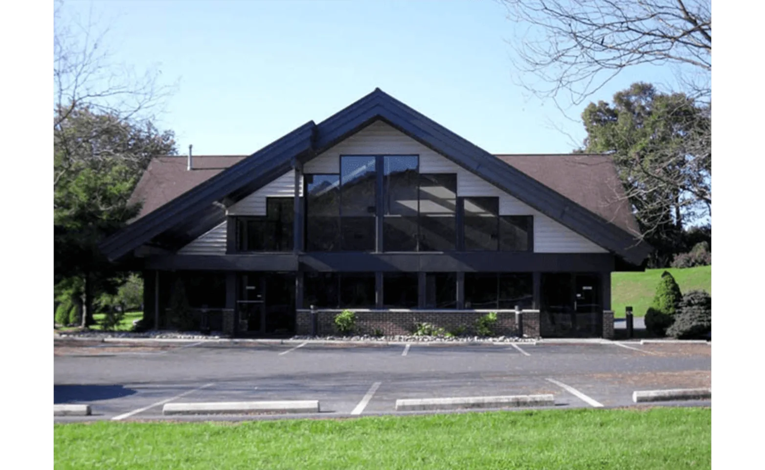 Front entrance to Oley Valley Animal Clinic in Oley, Pennsylvania.